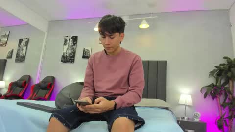 Raphael Nyon online show from March 4, 3:23 am