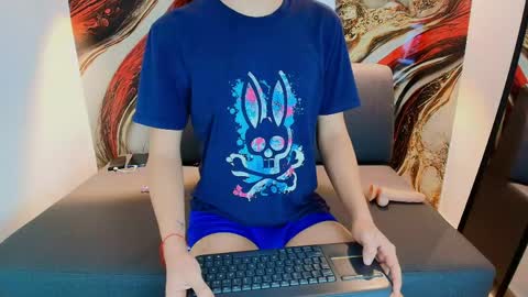 raphael_nyon1 online show from June 5, 6:52 am