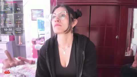 Snapshot of rapunzell__ chatting on June 11, 7:45 pm Rapunzell online show from June 11, 7:45 pm