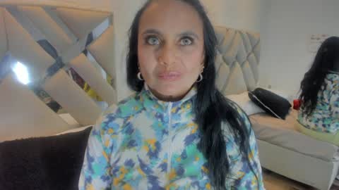 Snapshot of raquel_moore chatting on February 8, 10:19 pm Raquel Moore online show from February 8, 10:19 pm