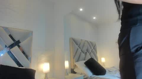 Snapshot of raquel_moore chatting on February 10, 1:01 pm Raquel Moore online show from February 10, 1:01 pm