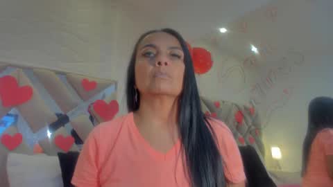Snapshot of raquel_moore chatting on February 14, 11:53 am Raquel Moore online show from February 14, 11:53 am