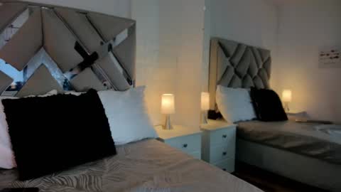 Snapshot of raquel_moore chatting on February 24, 11:09 pm Raquel Moore online show from February 24, 11:09 pm