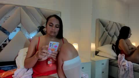 Snapshot of raquel_moore chatting on February 25, 12:03 pm Raquel Moore online show from February 25, 12:03 pm