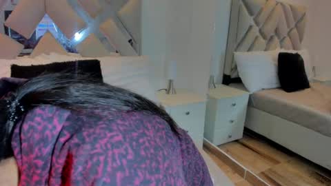 Snapshot of raquel_moore chatting on March 7, 10:02 am Raquel Moore online show from March 7, 10:02 am