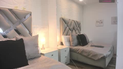 Snapshot of raquel_moore chatting on September 22, 11:29 pm Raquel Moore online show from September 22, 11:29 pm