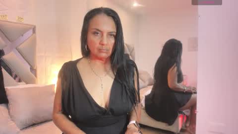 Snapshot of raquel_moore chatting on September 24, 12:19 pm Raquel Moore online show from September 24, 12:19 pm