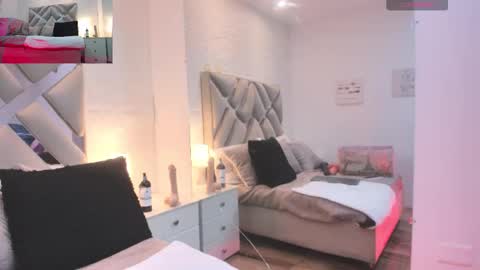 Snapshot of raquel_moore chatting on October 3, 12:57 pm Raquel Moore online show from October 3, 12:57 pm