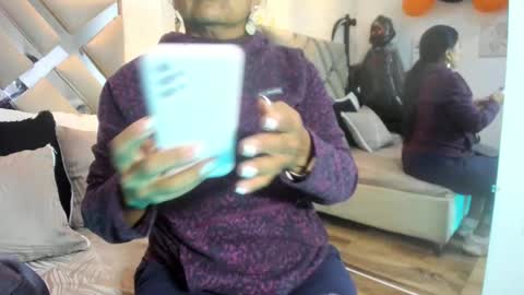 Snapshot of raquel_moore chatting on October 28, 11:36 am Raquel Moore online show from October 28, 11:36 am