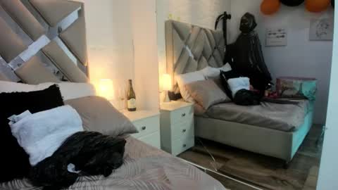 Snapshot of raquel_moore chatting on October 29, 11:56 am Raquel Moore online show from October 29, 11:56 am