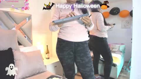 Snapshot of raquel_moore chatting on November 1, 10:28 am Raquel Moore online show from November 1, 10:28 am