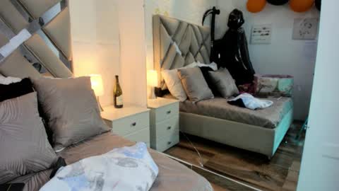 Snapshot of raquel_moore chatting on November 3, 5:03 pm Raquel Moore online show from November 3, 5:03 pm