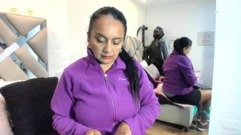 Snapshot of raquel_moore chatting on November 10, 11:42 am Raquel Moore online show from November 10, 11:42 am