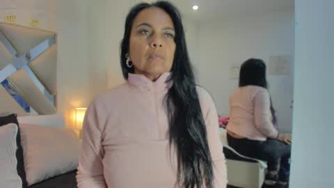 Snapshot of raquel_moore chatting on December 3, 11:30 am Raquel Moore online show from December 3, 11:30 am