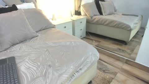 Raquel Moore  online show from February 16, 12:23 pm