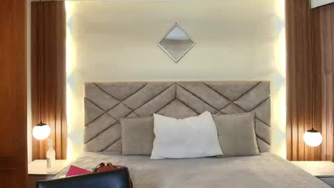 Snapshot of raqueljones_ chatting on June 1, 12:07 pm Raquel online show from June 1, 12:07 pm