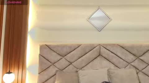 Snapshot of raqueljones_ chatting on June 16, 12:08 pm Raquel online show from June 16, 12:08 pm