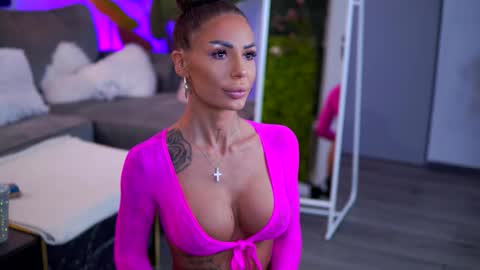 Raquelle online show from November 18, 4:28 am