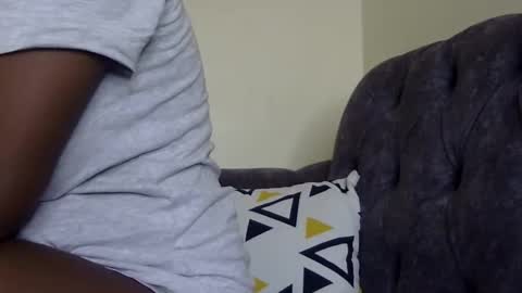 Snapshot of rara_molly chatting on April 3, 6:22 am rara_molly online show from April 3, 6:22 am