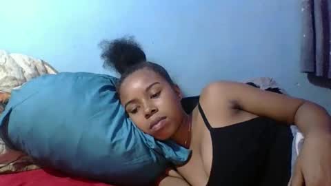 rasoelysca online show from March 23, 4:11 pm