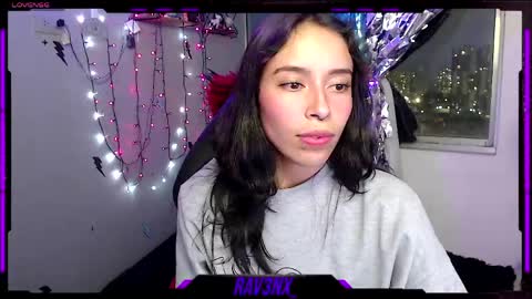   online show from March 10, 11:21 pm