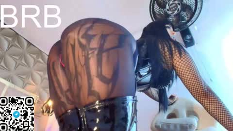 Snapshot of rave_paradise chatting on November 20, 10:59 am online show from November 20, 10:59 am