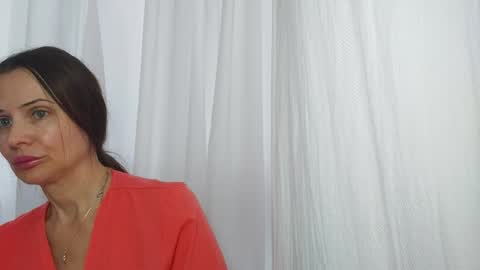 Emma online show from December 16, 11:59 am