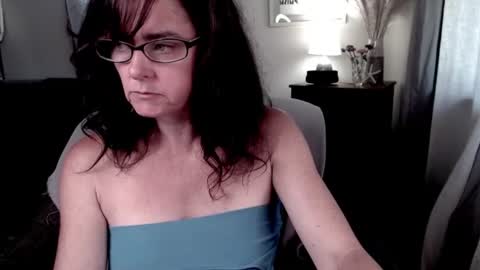 Snapshot of raven_feathers chatting on June 14, 2:30 pm Roxanneredlight59 online show from June 14, 2:30 pm