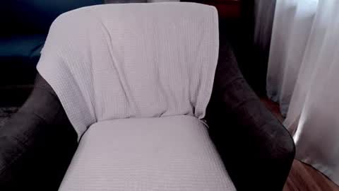 Snapshot of raven_feathers chatting on July 3, 1:17 pm Roxanneredlight59 online show from July 3, 1:17 pm