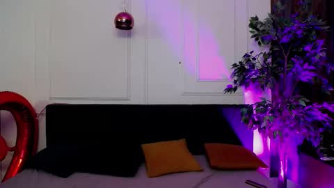 Snapshot of raven_foxxy chatting on February 28, 5:08 am Raven Foxxy online show from February 28, 5:08 am