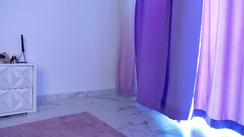 Snapshot of raven_foxxy chatting on June 11, 6:11 am Raven Foxxy online show from June 11, 6:11 am