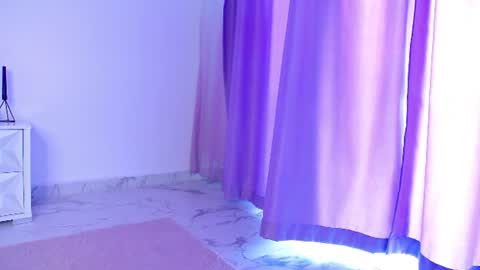 Snapshot of raven_foxxy chatting on June 20, 6:38 am Raven Foxxy online show from June 20, 6:38 am