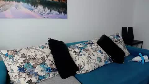 Raven Foxxy online show from July 26, 7:04 am