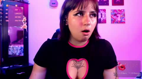 Snapshot of raven_gotic69 chatting on February 10, 3:57 am charlote rayen online show from February 10, 3:57 am