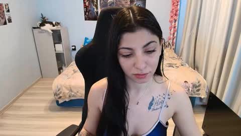 raven_haired_goddess online show from February 23, 8:22 am