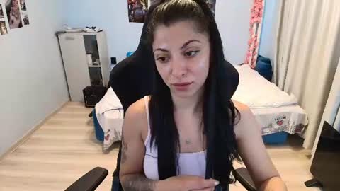 raven_haired_goddess online show from July 27, 6:09 am