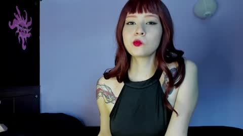Snapshot of raven_lips chatting on May 14, 10:05 pm raven_lips online show from May 14, 10:05 pm