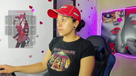 Snapshot of raven_rouge chatting on May 12, 11:51 am gata online show from May 12, 11:51 am
