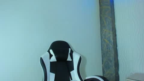 Snapshot of raven_rouge chatting on June 12, 12:48 pm gata online show from June 12, 12:48 pm