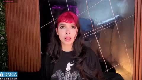 raven_rox_ online show from December 15, 3:00 am