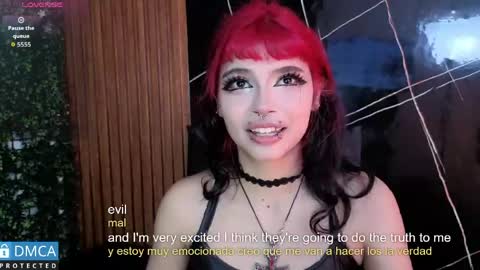 raven_rox_ online show from May 11, 7:11 pm