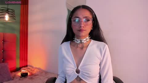 Snapshot of raven_smith_ chatting on June 25, 12:43 am raven_smith_ online show from June 25, 12:43 am