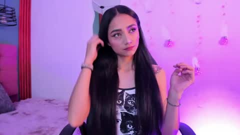 Snapshot of raven_smith_ chatting on July 13, 4:04 am raven_smith_ online show from July 13, 4:04 am