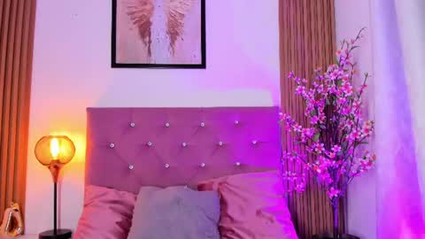 ravena_queen online show from June 15, 1:08 am