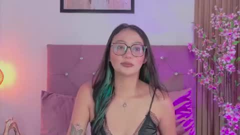 ravena_queen online show from July 13, 6:33 pm