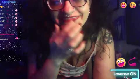 Snapshot of ravenandsin chatting on February 21, 11:39 pm Raven online show from February 21, 11:39 pm