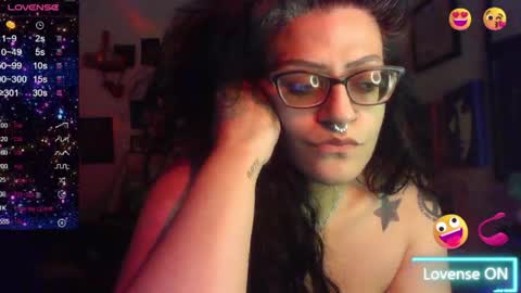 Snapshot of ravenandsin chatting on April 2, 11:02 pm Raven online show from April 2, 11:02 pm