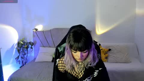 ravencollen online show from November 6, 1:45 pm