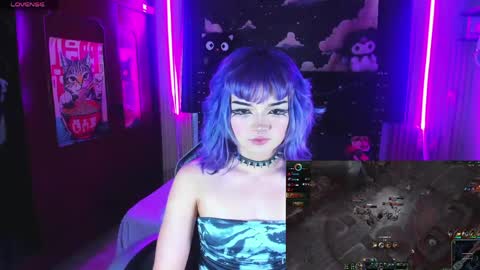 Snapshot of ravencollen chatting on May 16, 7:34 pm ravencollen online show from May 16, 7:34 pm