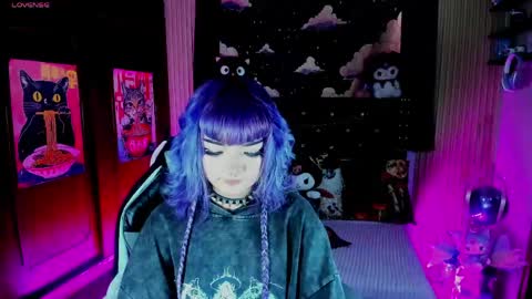 Snapshot of ravencollen chatting on May 19, 8:04 pm ravencollen online show from May 19, 8:04 pm